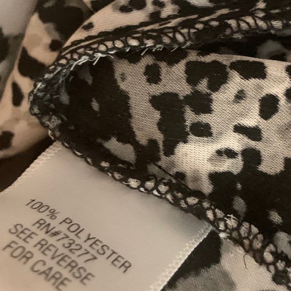 Black & White Snake Print Front Zipper Blouse - Picture 4 of 16